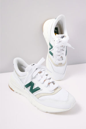 Open image in slideshow, NEW BALANCE U997RGA - WHITE GREEN SALE

