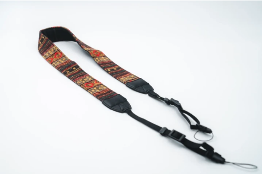 WOVEN TAPESTRY STRAP